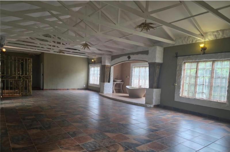 5 Bedroom Property for Sale in De Wildt North West